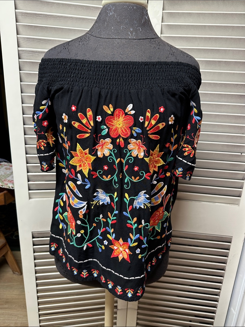 Savanna Jane Black Off-Shoulder Floral Embroidered Top with Multicolor Stitching
